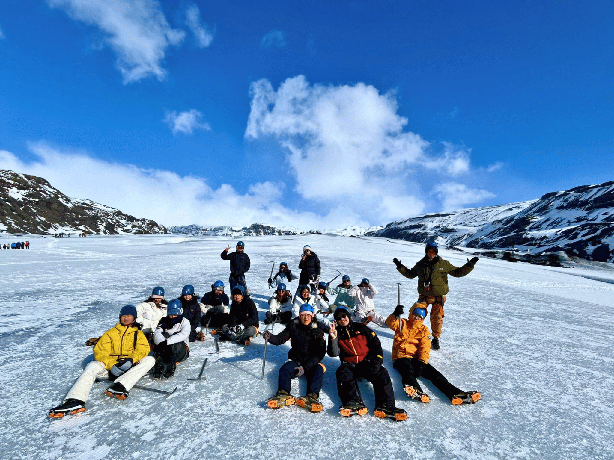 Two winter adventures. One unforgettable Easter break - WASHK students go to Iceland and Verbier